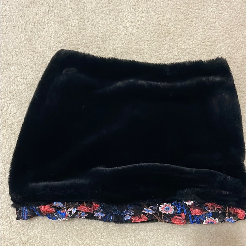 Elegant Black Faux Fur Skirt with Floral Trim
